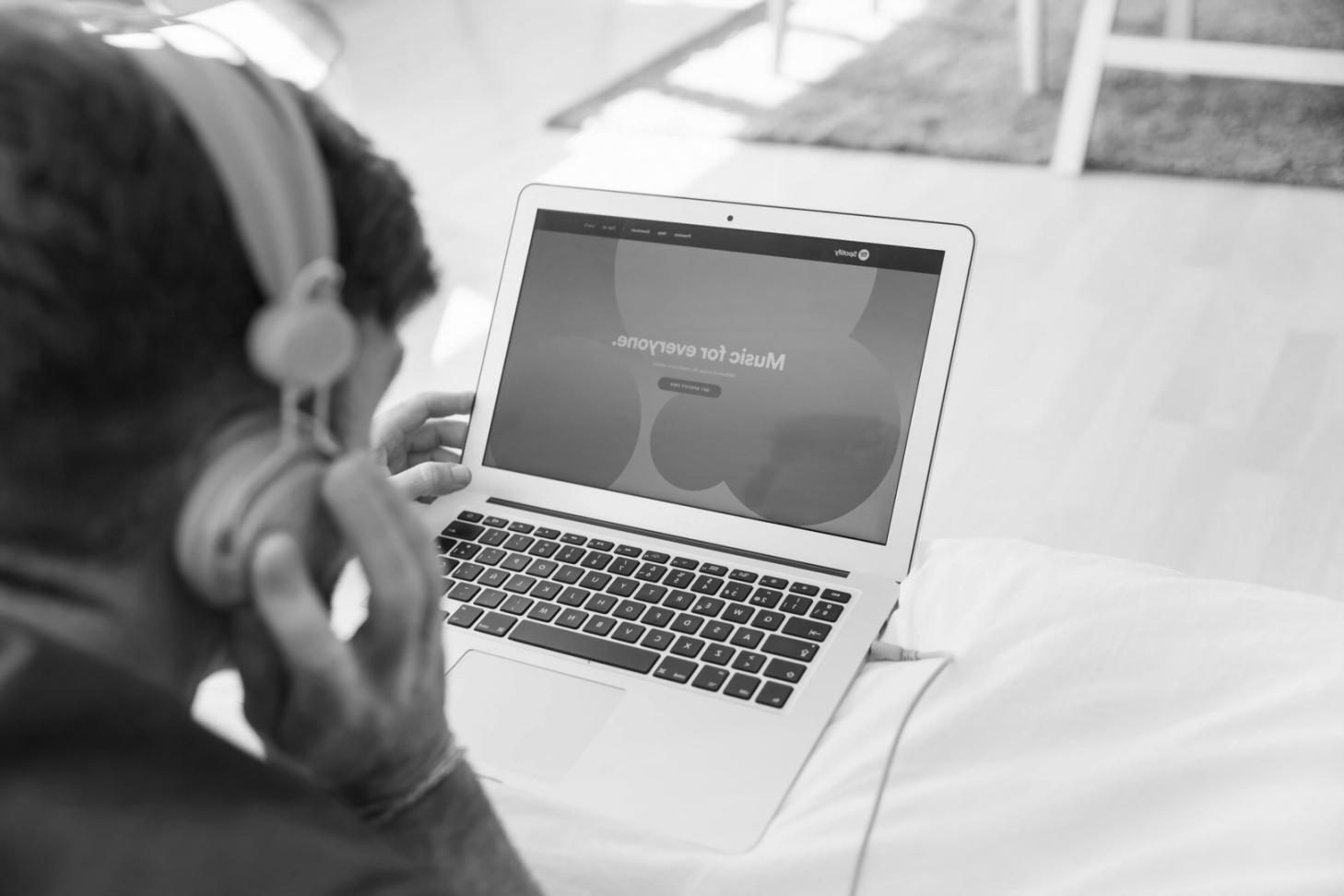 Студенты изучают финансовое планирование